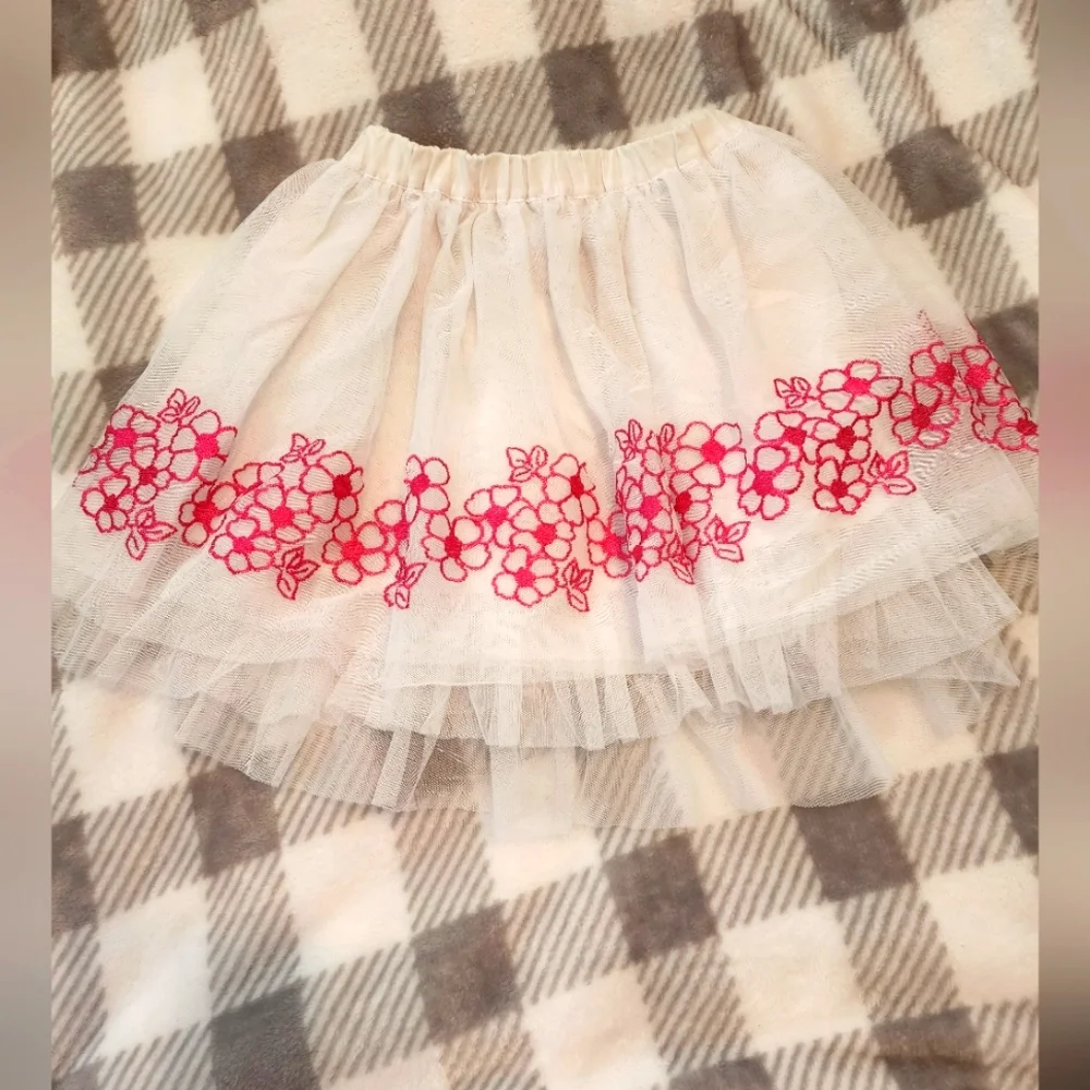 Girls Skirt - Picture 1 of 2